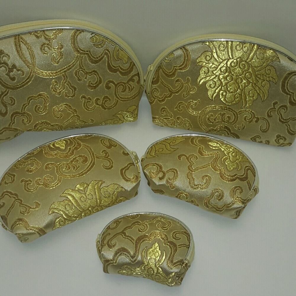 TRAVEL SET of 5 NESTING POUCHES